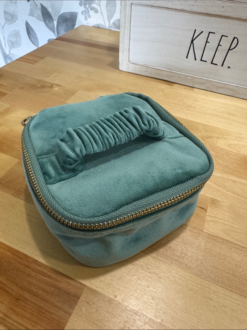 Plush Square Jewelry Case - Sage Green